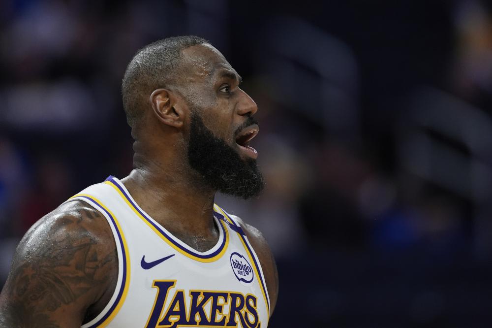 队由勒夫挂 队由勒夫挂